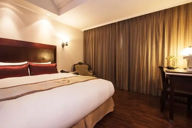 Deluxe Tek Büyük Yataklı Oda (Non- Refundable )