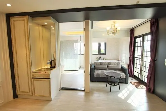 Luxury Tek Büyük Yataklı Oda, 1 En Büyük (King) Boy Yatak, Sıcak Su Havuzu, Şehir Manzaralı