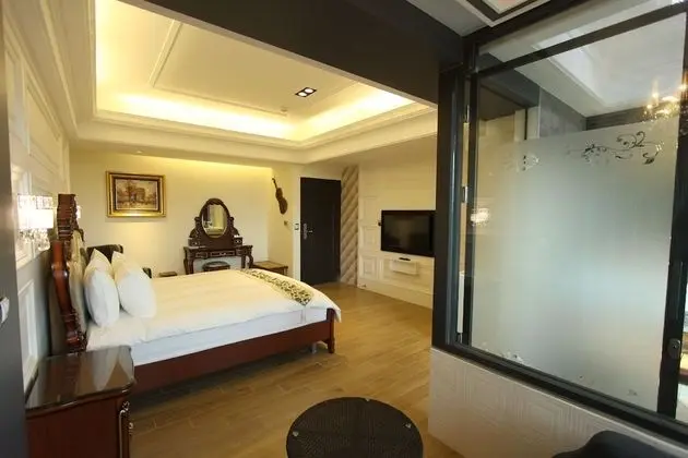 Luxury Tek Büyük Yataklı Oda, 1 En Büyük (King) Boy Yatak, Sıcak Su Havuzu, Şehir Manzaralı