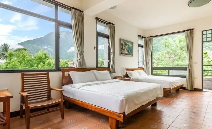 Dört Kişilik Oda, 2 Çift Kişilik Yatak, Balkon, Dağ Manzaralı