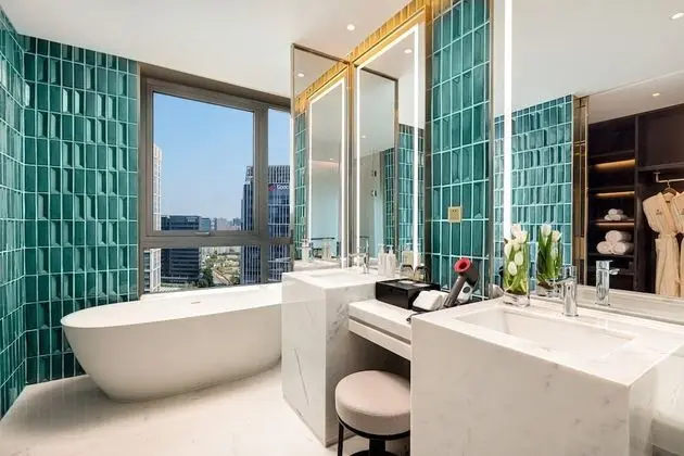 Süit, 1 Yatak Odası, Göl Manzaralı (Living Dining)