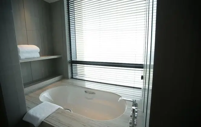 Premium Oda, 1 En Büyük (King) Boy Yatak, Business Dinlenme Salonu Kullanımı