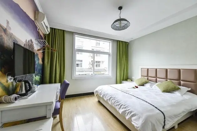 Deluxe Tek Büyük Yataklı Oda