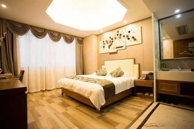 Deluxe Tek Büyük Yataklı Oda