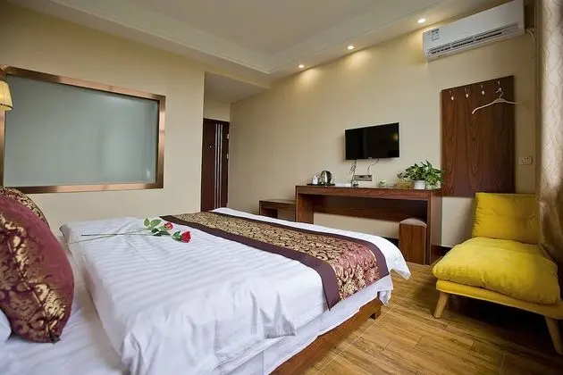 Deluxe Tek Büyük Yataklı Oda