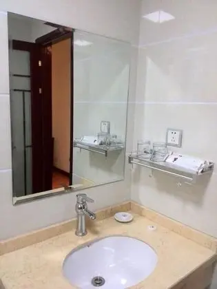 Üç Kişilik Oda