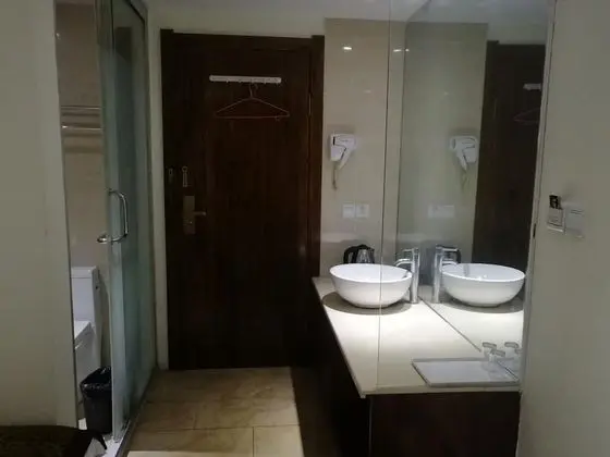 Üç Kişilik Oda