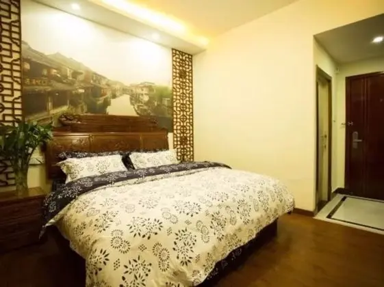 Traditional Tek Büyük Yataklı Oda