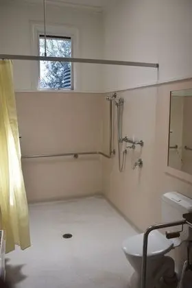 Tek Büyük Yataklı Oda, 1 Büyük (Queen) Boy Yatak, Engellilere Uygun, Ortak Banyo