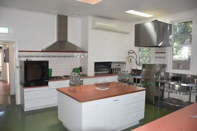 Tek Büyük Yataklı Oda, 1 Büyük (Queen) Boy Yatak, Engellilere Uygun, Ortak Banyo