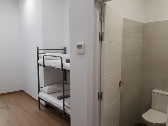 Ortak Ranzalı Oda, Karma Ranzalı Oda (1 bed in 16 Bed Dorm)