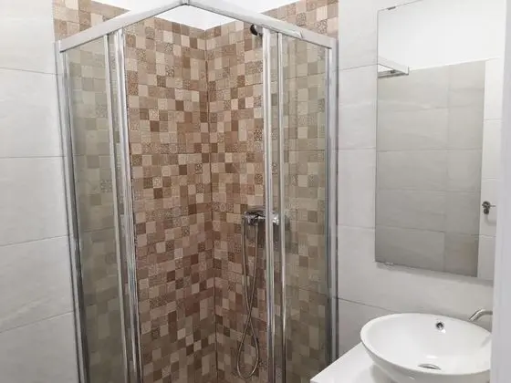 Ortak Ranzalı Oda, Karma Ranzalı Oda (1 bed in 8 Bed Dorm)