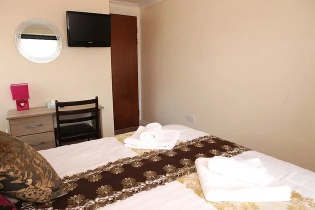 Tek Büyük Yataklı Oda, Ortak Banyo