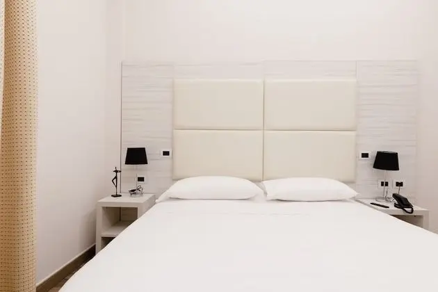 Basic Tek Büyük veya İki Ayrı Yataklı Oda