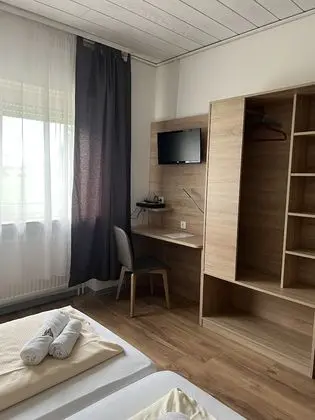 Tek Büyük veya İki Ayrı Yataklı Oda, 2 Tek Kişilik Yatak, Sigara İçilmez