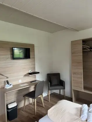 Tek Büyük veya İki Ayrı Yataklı Oda, 2 Tek Kişilik Yatak, Sigara İçilmez