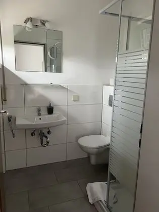 Tek Büyük veya İki Ayrı Yataklı Oda, 2 Tek Kişilik Yatak, Sigara İçilmez