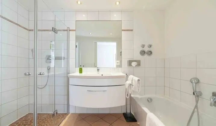 Süit (kitchen use on request)