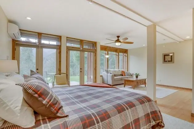 Kulübe, Birden Çok Yatak (Huckleberry Mountain Lodge)