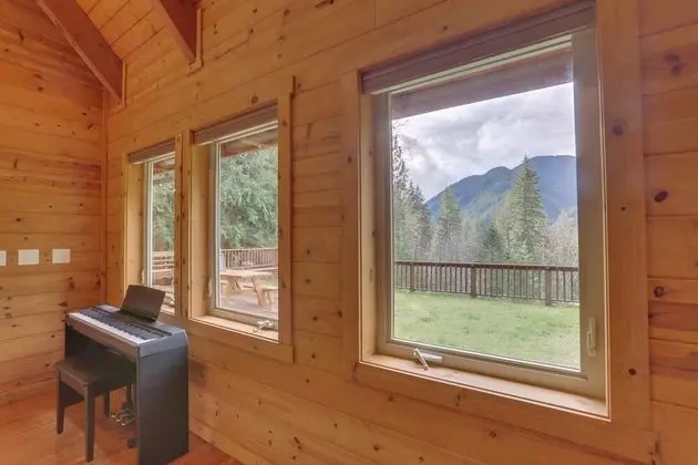 Kulübe, Birden Çok Yatak (Huckleberry Mountain Lodge)