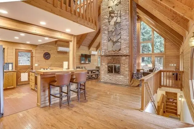 Kulübe, Birden Çok Yatak (Huckleberry Mountain Lodge)