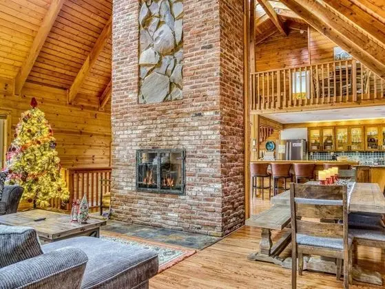 Kulübe, Birden Çok Yatak (Huckleberry Mountain Lodge)