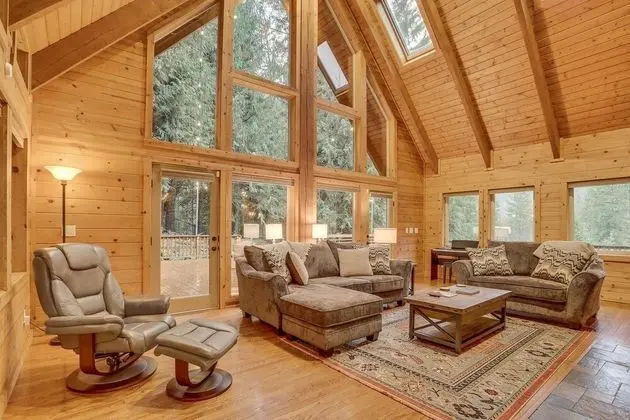 Kulübe, Birden Çok Yatak (Huckleberry Mountain Lodge)