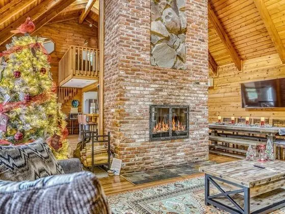 Kulübe, Birden Çok Yatak (Huckleberry Mountain Lodge)