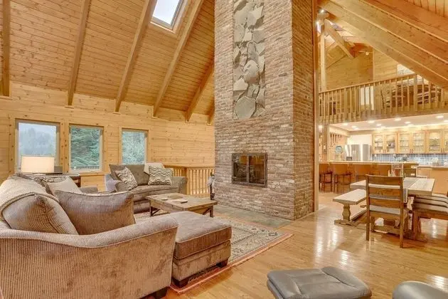 Kulübe, Birden Çok Yatak (Huckleberry Mountain Lodge)