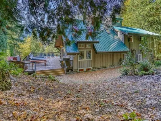 Kulübe, Birden Çok Yatak (Huckleberry Mountain Lodge)