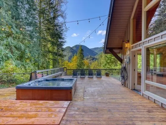Kulübe, Birden Çok Yatak (Huckleberry Mountain Lodge)