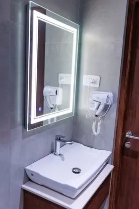 Premium Tek Büyük Yataklı Oda