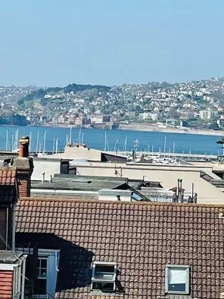 Economy Üç Kişilik Oda, Deniz Manzaralı