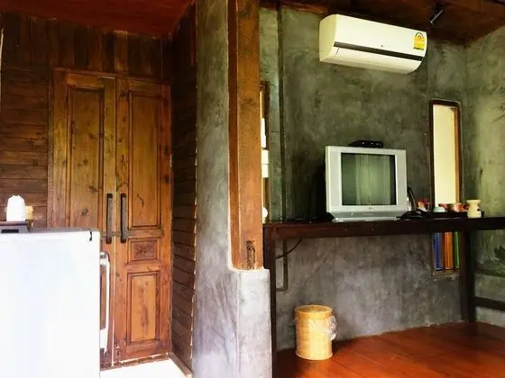 Cottage With Garden View