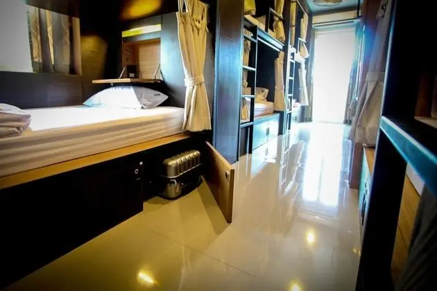 12-Bed Mixed Dormitory With Shared Bathroom