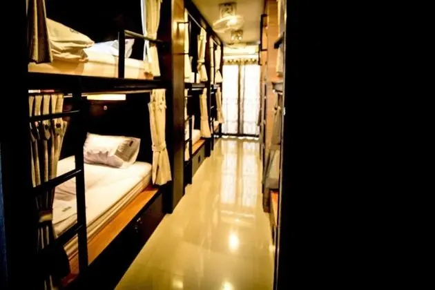 12-Bed Mixed Dormitory With Shared Bathroom