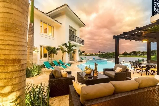 Villa