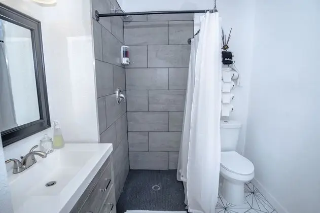 Ev