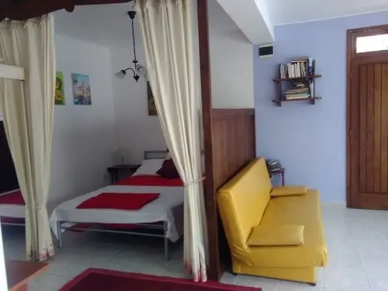 Apart Daire, Koy Manzaralı (2)
