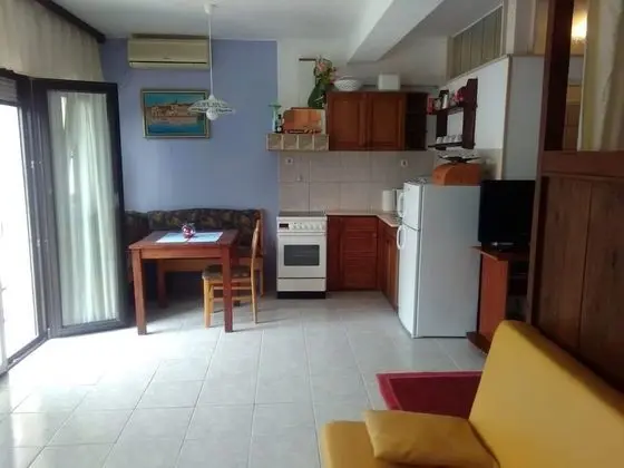 Apart Daire, Koy Manzaralı (2)