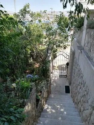 Apart Daire, Koy Manzaralı (2)