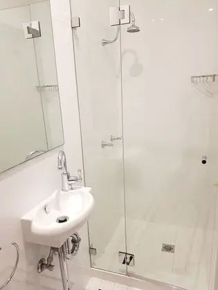 Standard Oda, 1 Büyük (Queen) Boy Yatak