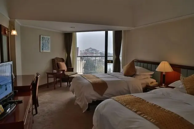 Tek Büyük veya İki Ayrı Yataklı Oda, Deniz Manzaralı