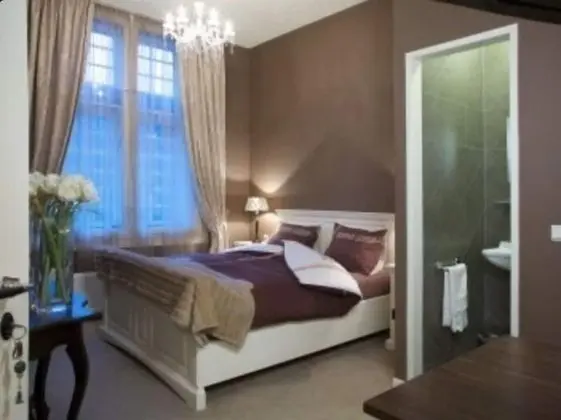 Double Room, Shared Toilet (Portier)