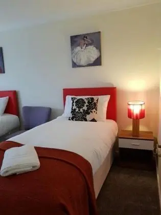 Executive Ev, Banyolu/Duşlu (Spacious 5 Bedr Townhouse)