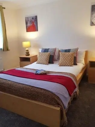 Executive Ev, Banyolu/Duşlu (Spacious 5 Bedr Townhouse)