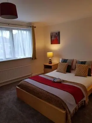 Executive Ev, Banyolu/Duşlu (Spacious 5 Bedr Townhouse)