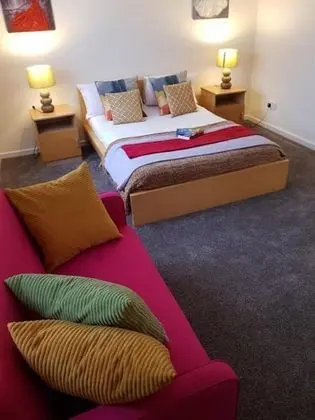 Executive Ev, Banyolu/Duşlu (Spacious 5 Bedr Townhouse)
