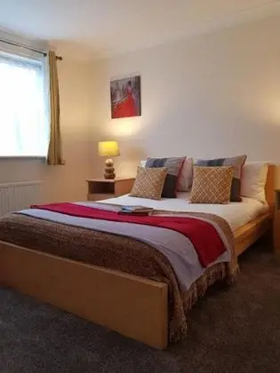 Executive Ev, Banyolu/Duşlu (Spacious 5 Bedr Townhouse)