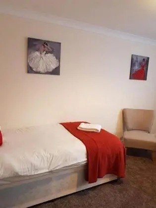 Executive Ev, Banyolu/Duşlu (Spacious 5 Bedr Townhouse)